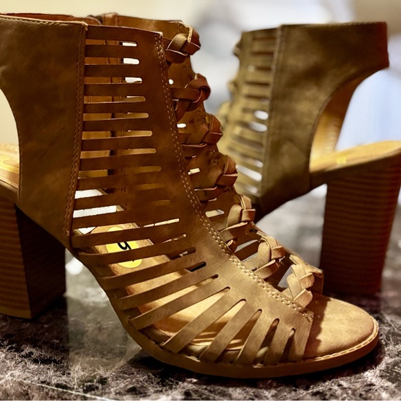 Cute shoes - Picture 2 of 2